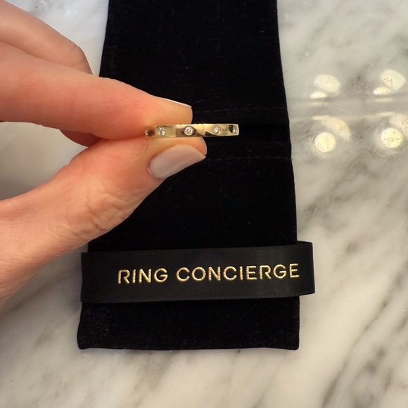 Ring Concierge Inlay Diamond Ring - Picture 3 of 4
